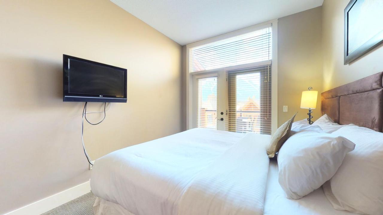 Spectacular Penthouse With Amazing Views, Indoor Pool And Hot Tub Hotel Canmore Kültér fotó